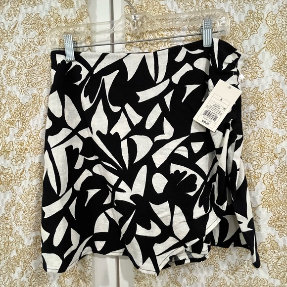 a new day Pants - Black and White Abstract Skort